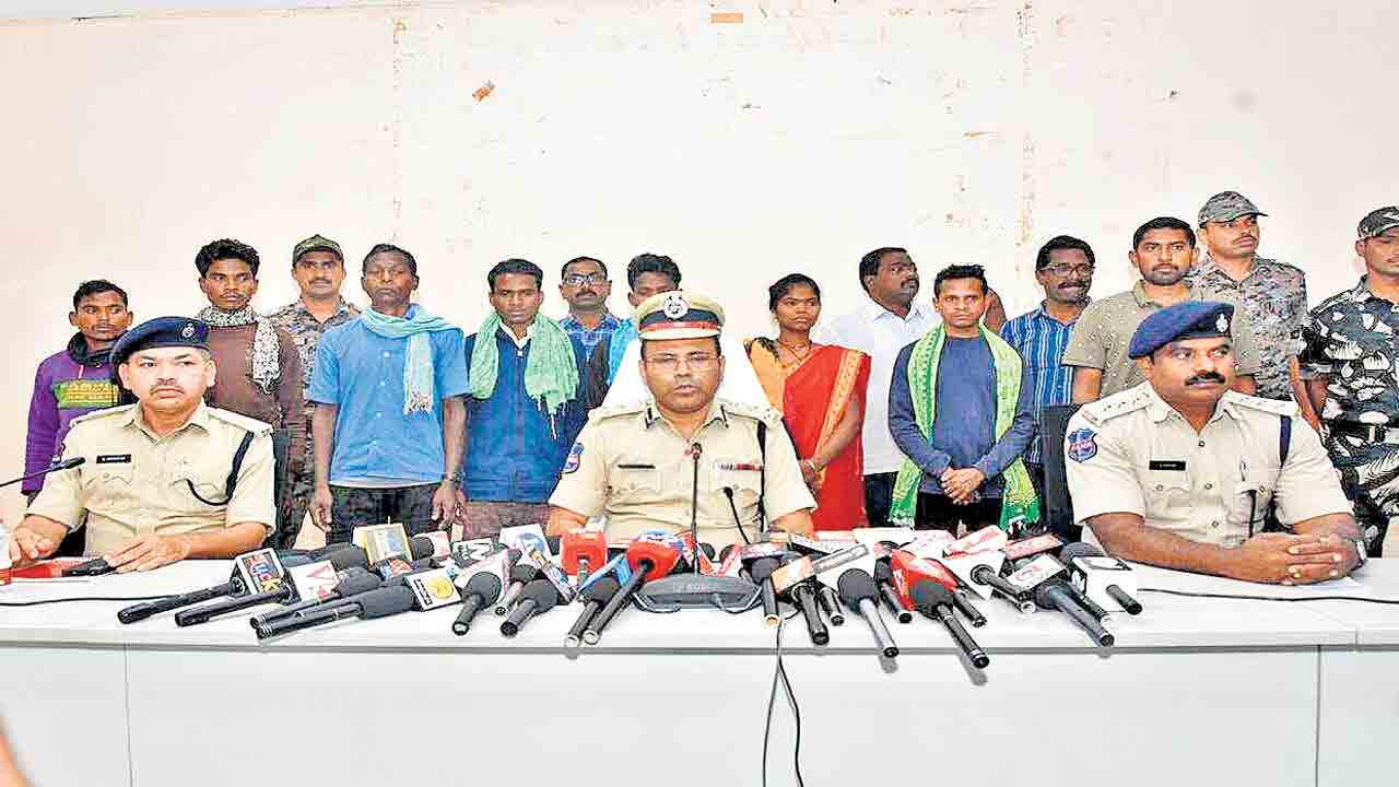 లొంగుబాట్లు సరే.. పునరావాసం?