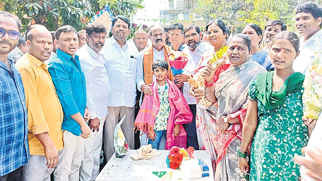 ప్రజా సంక్షేమం పట్టని కాంగ్రెస్‌