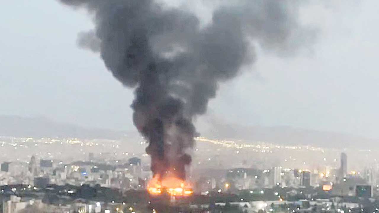 అక్కడ యుద్ధం ఇక్కడ భయం