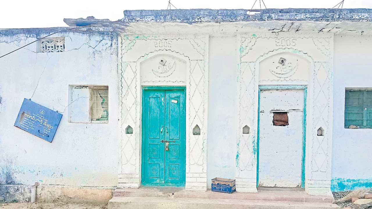 అంగన్‌వాడీలు.. ఆర్థిక ఇబ్బందులు