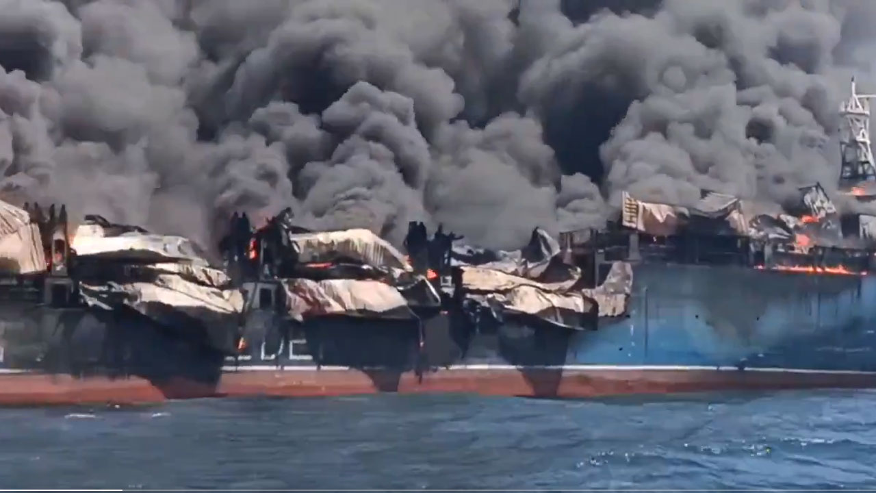 Oil Tanker destroy | హర్మూజ్‌ జలసంధిలో చమురు ట్యాంకర్‌ ధ్వంసం.. పర్షియన్‌ గల్ఫ్‌లో ఉద్రిక్తతలు తీవ్రం