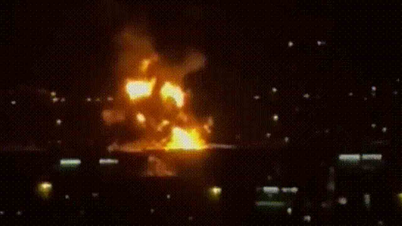 Dubai airport | ఇంధన ట్యాంక్‌పై డ్రోన్‌ దాడి.. భారీగా చెలరేగిన మంటలు.. దుబాయ్‌ ఎయిర్‌పోర్టు మూసివేత