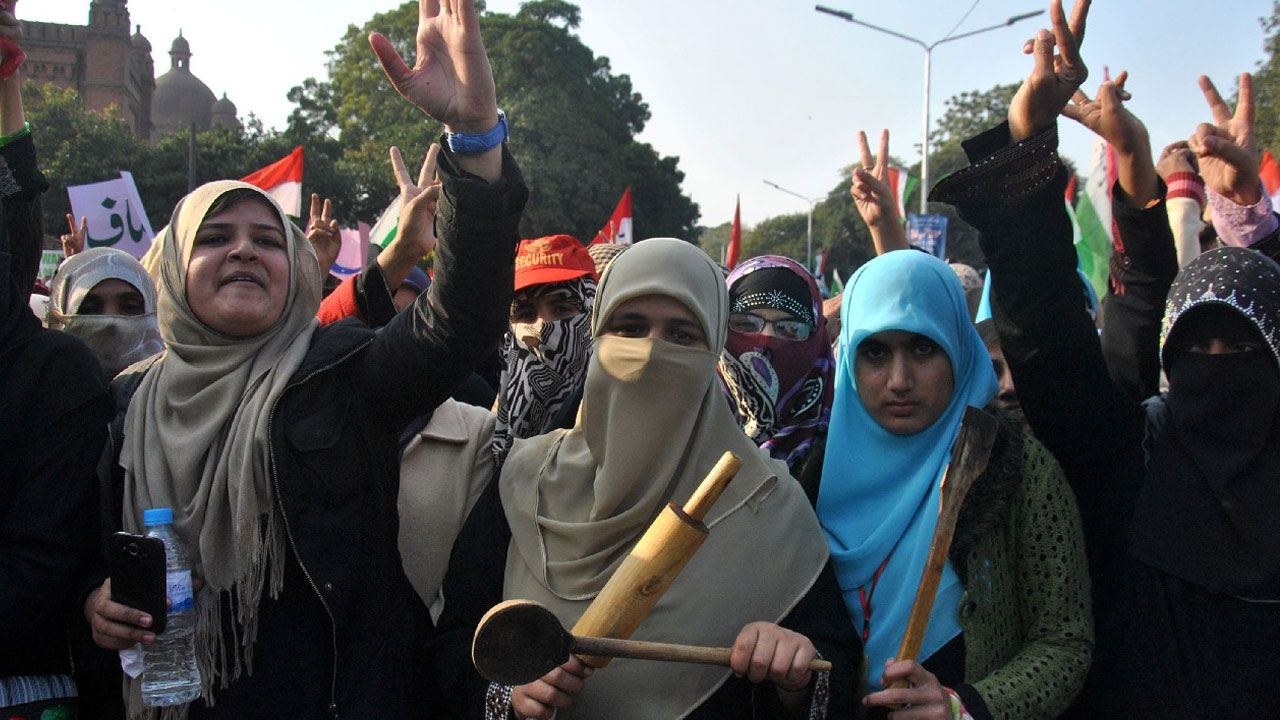 Gas price in Pak | యుద్ధం ఎఫెక్ట్‌.. తీవ్ర ఇంధన సంక్షోభంలో పాకిస్థాన్‌.. గ్యాస్‌ సిలిండర్ ధర ఎంతో తెలుసా..?