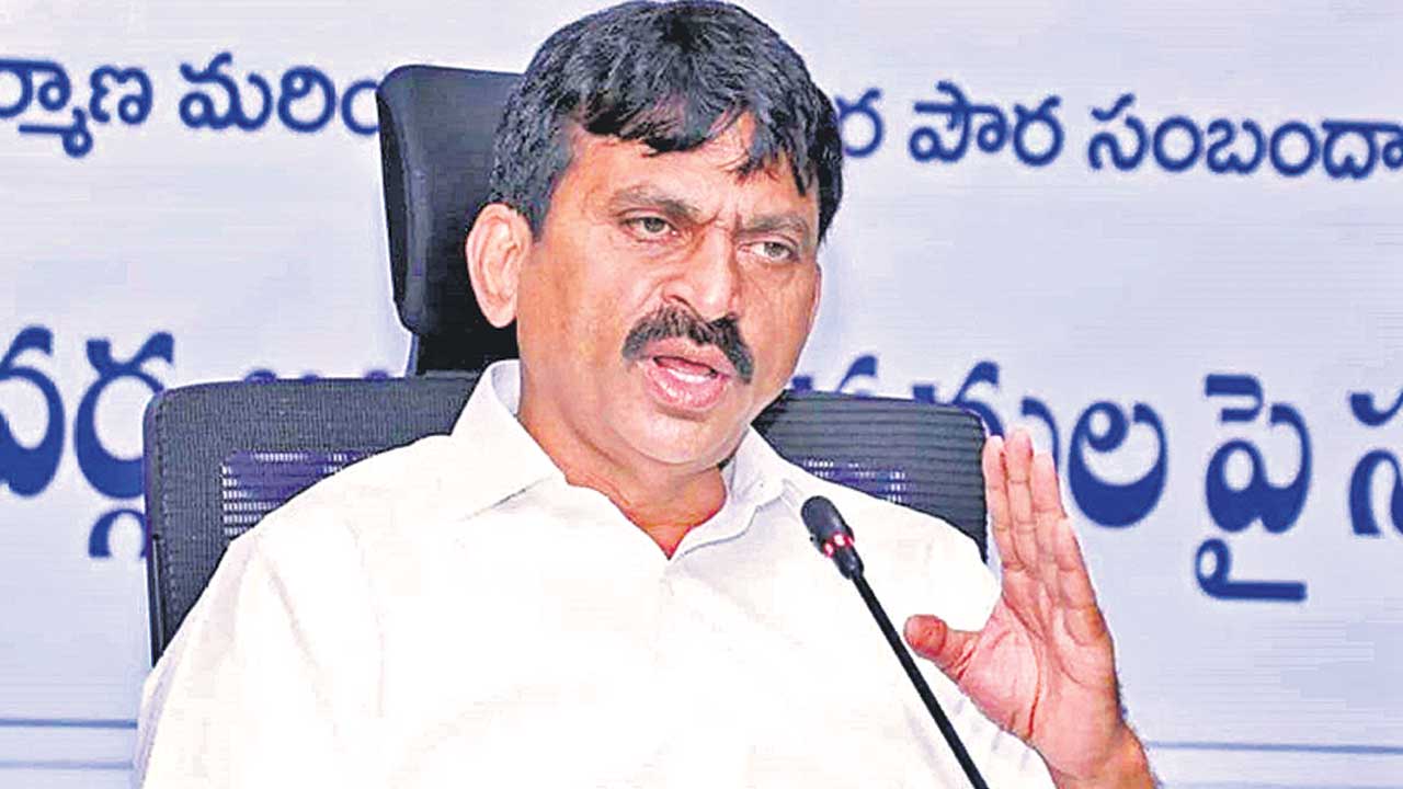 నెలాఖరులో ఇందిరమ్మ గృహప్రవేశాలు : పొంగులేటి