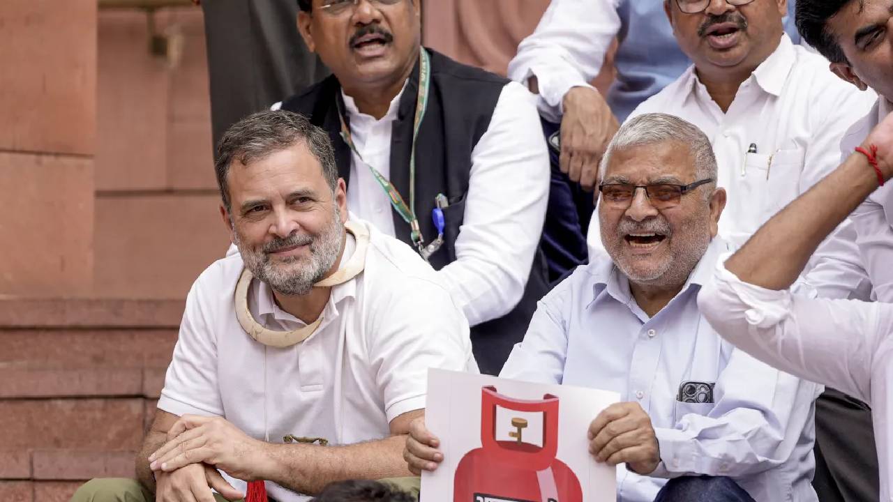 Rahul Gandhi | పరిస్థితి దిగజారకముందే మేల్కోండి.. ఎల్పీజీ కొరతపై కేంద్రానికి రాహుల్ గాంధీ సూచన