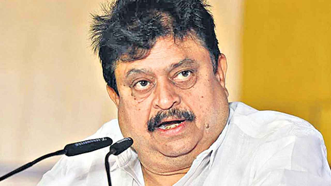 గాంధీ పేరిట కూల్చివేతలా?