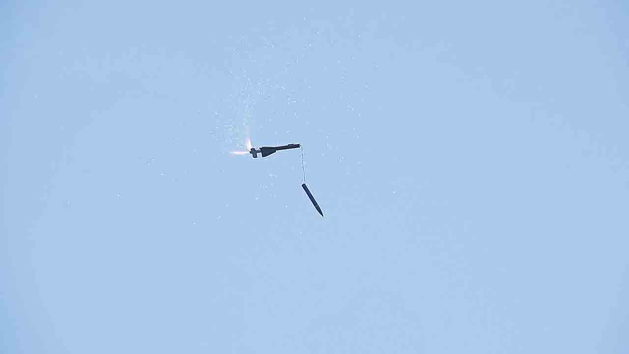 గాలిలోకి ఎగిరిన క్షణాల్లోనే నేల కూలుతున్న రుద్రమ-1 రాకెట్‌.. ప్రయోగం విఫలం