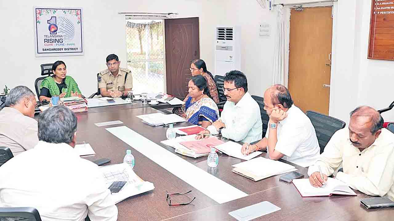 పరిశ్రమల ఏర్పాటుకు సర్వే పూర్తి చేయాలి