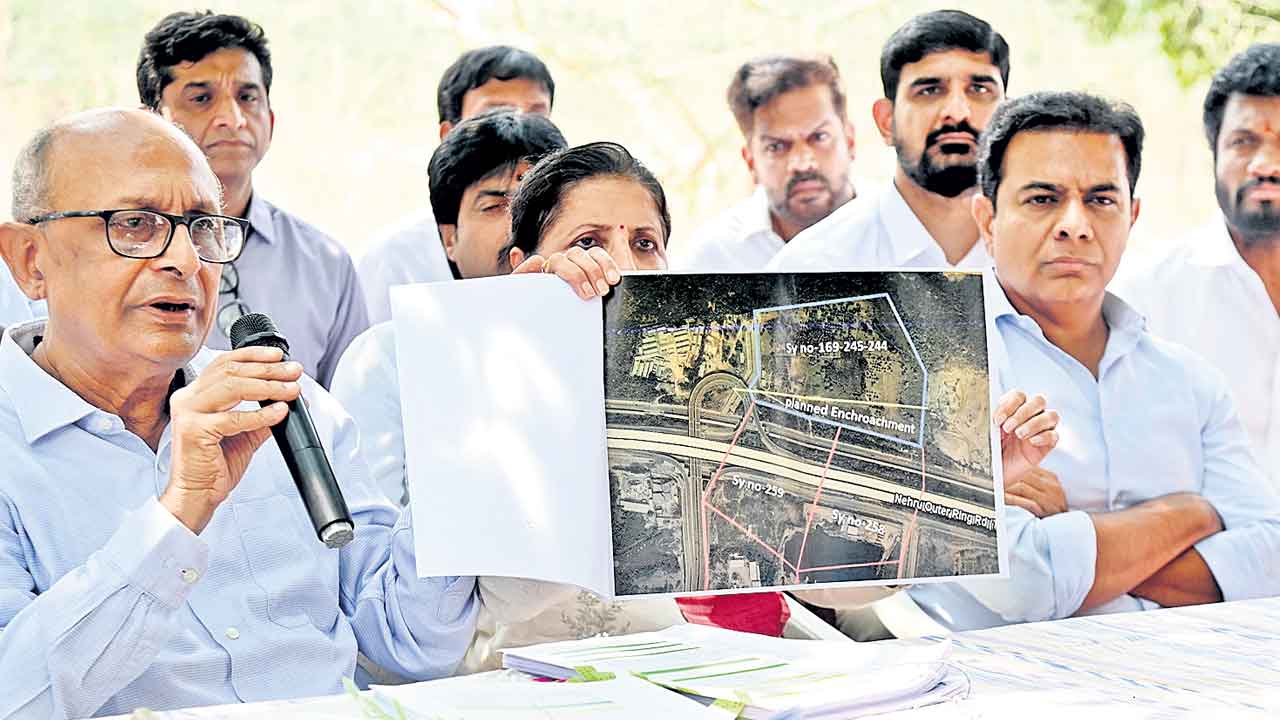 భూములు ఇవ్వకుంటే చంపేస్తామంటున్నరు