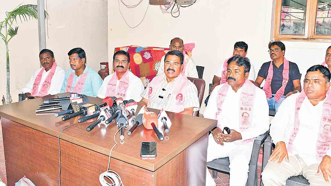 బీసీ ప్రాధాన్యతలేని బడ్జెట్‌.. నిరంజన్‌రెడ్డి