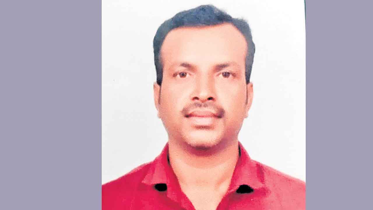 అబుదాబి ఎయిర్‌పోర్ట్‌పై మిస్సైల్‌ దాడిలో సిరిసిల్ల జిల్లా వాసికి గాయాలు