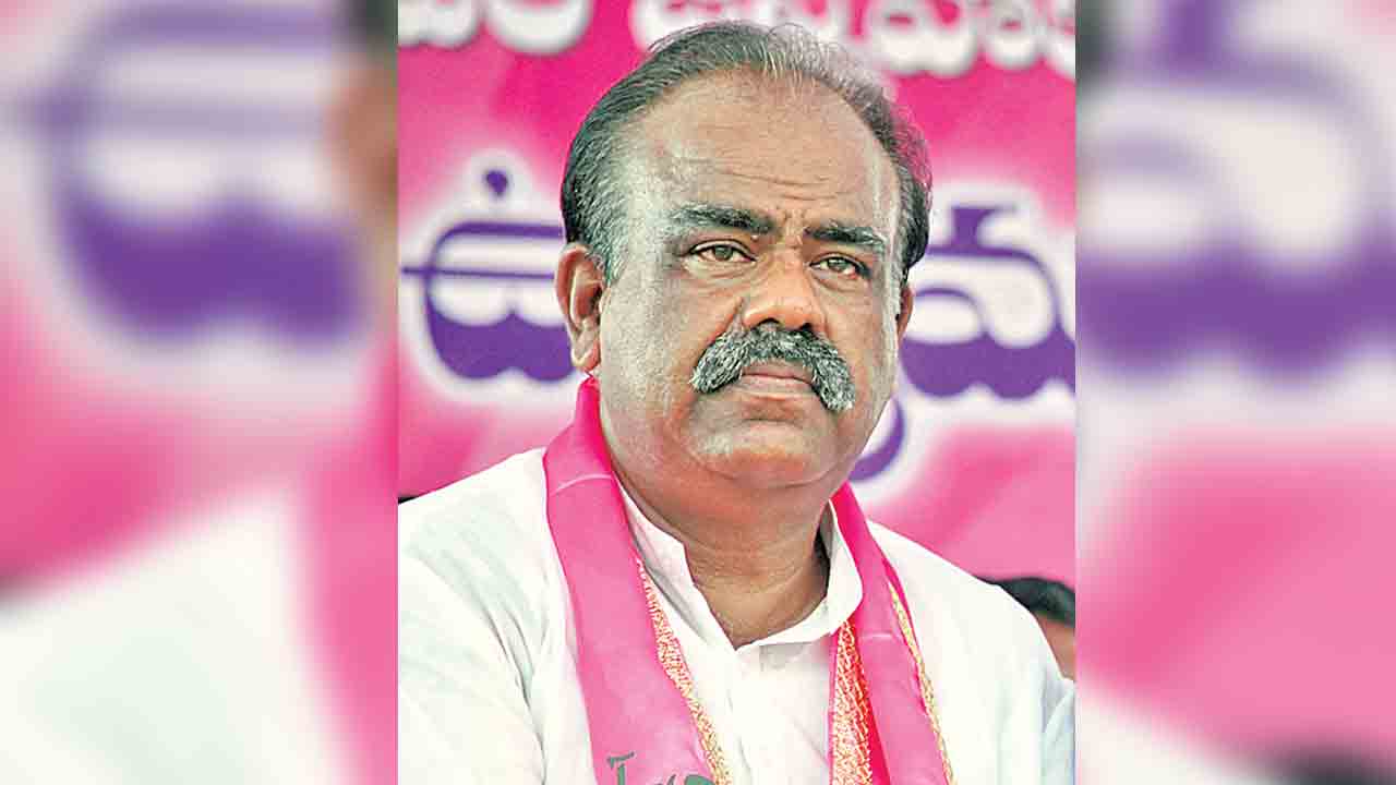 చట్టసభల పవిత్రతను దిగజార్చే నిర్ణయం