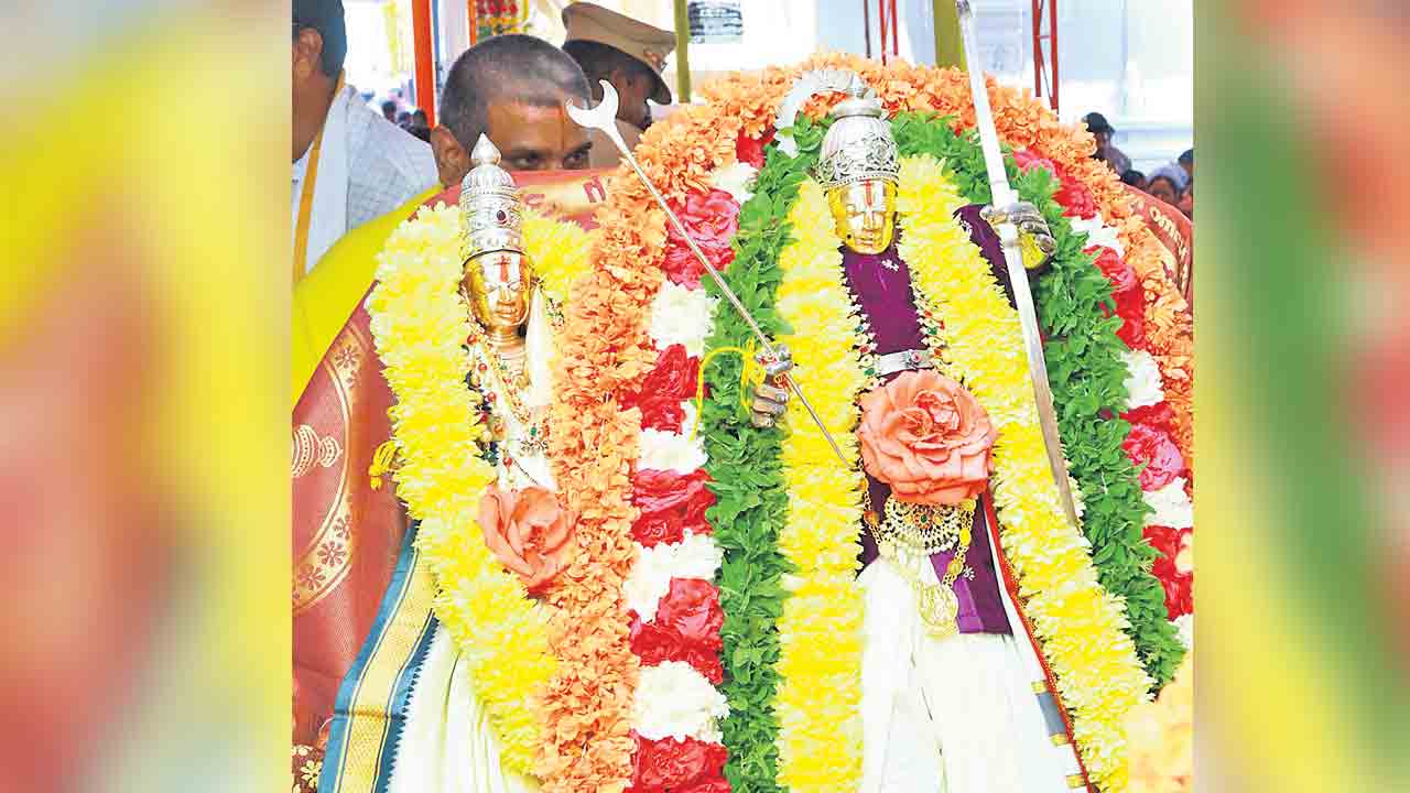 వైభవంగా.. రాములోరి కల్యాణం