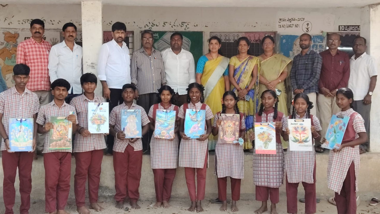 Best Results | క్రమశిక్షణతో చదివి ఉత్తమ ఫలితాలు సాధించాలి : మేడి హరికృష్ణ