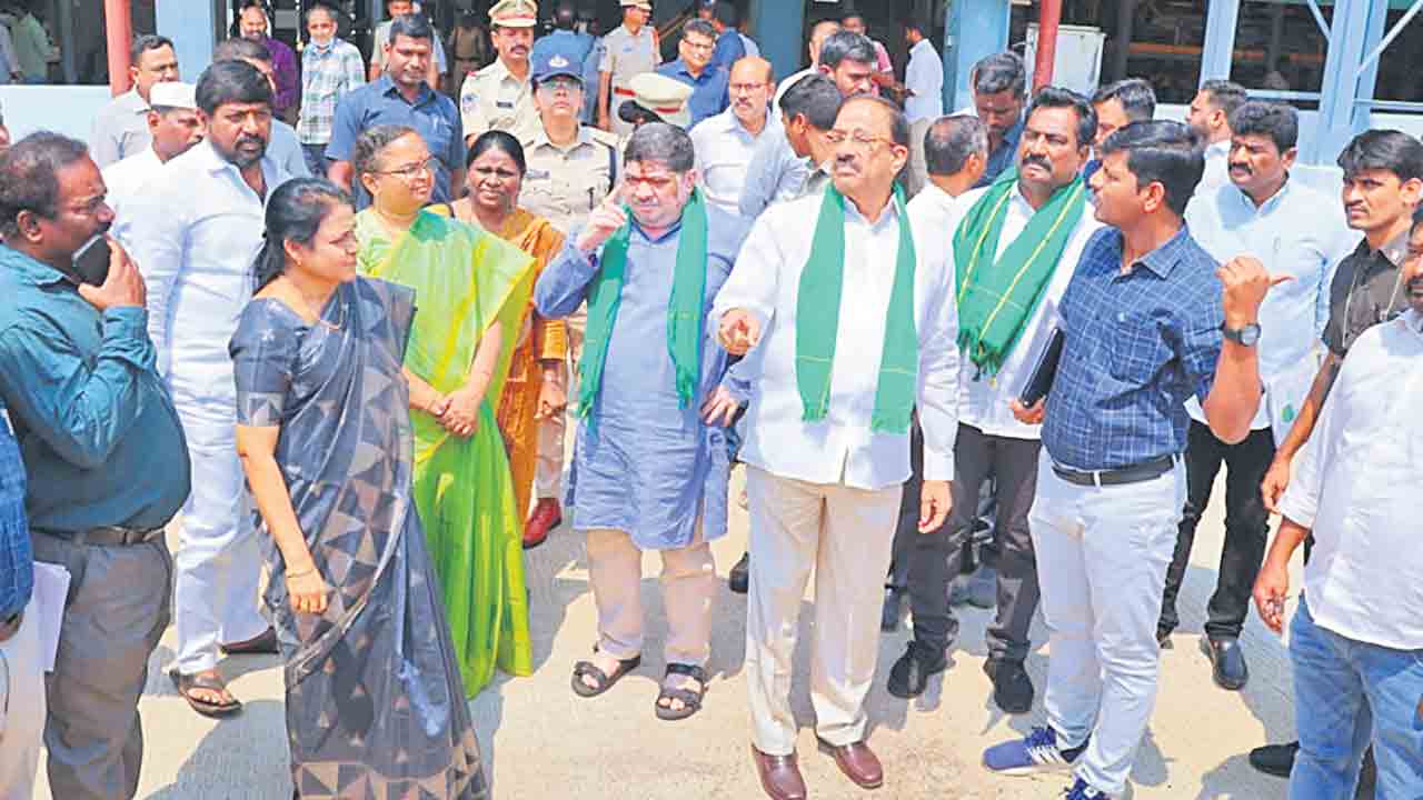 సీఎం పర్యటనకు ఏర్పాట్లు చేయాలి