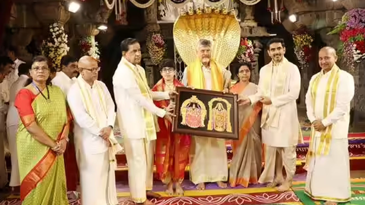 Tirumala | తిరుమలను కుటుంబ సభ్యులతో కలిసి దర్శించుకున్న సీఎం చంద్రబాబు