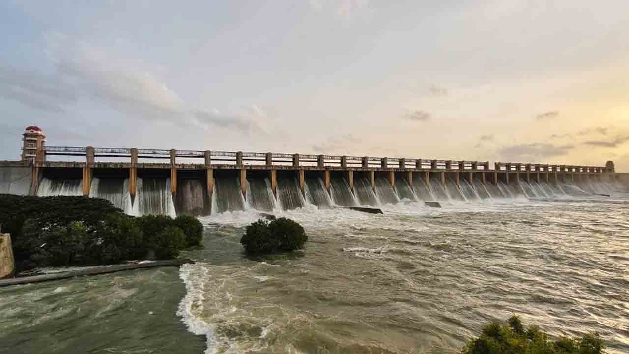 తుంగభద్ర నీటి విడుదల