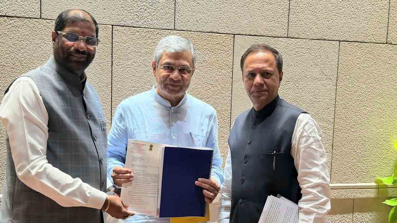 కొత్త రైల్వే డివిజన్‌ ఏర్పాటుకు వినతి