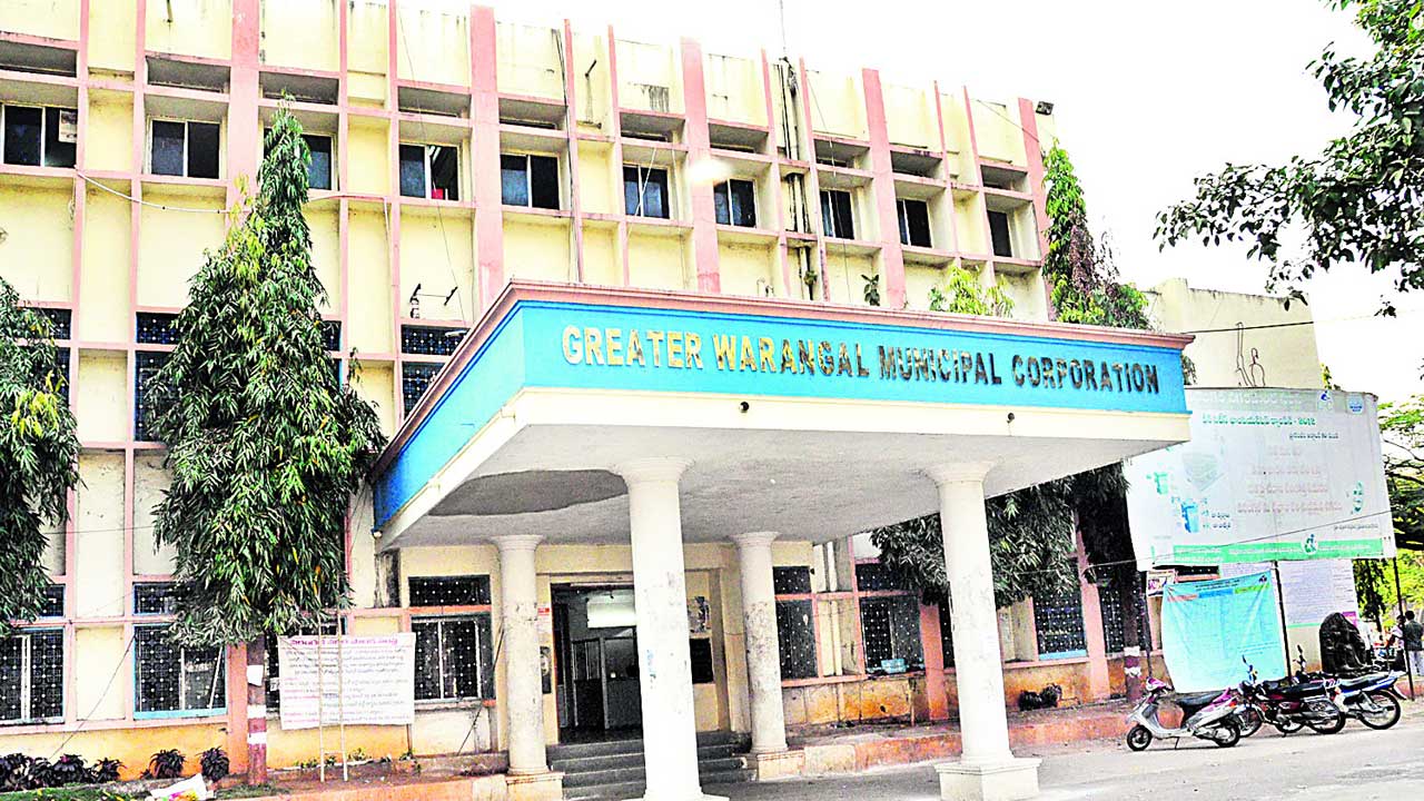 అప్పు పుడితేనే బిల్లులు!