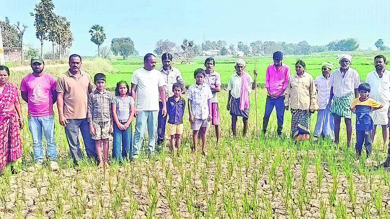 సాగునీటి కోసం ఆందోళన