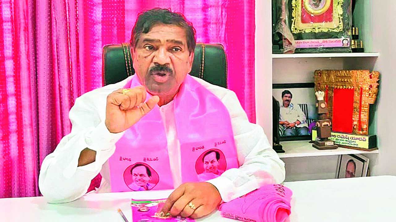 చరిత్రహీనుడు శాసనసభ స్పీకర్‌