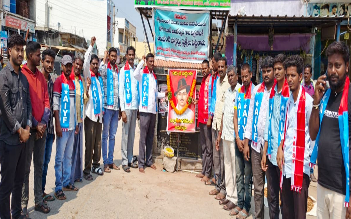 ‘ఉద్యోగ, ఉపాధి క‌ల్ప‌న‌లో ప్రభుత్వాలు విఫలం’