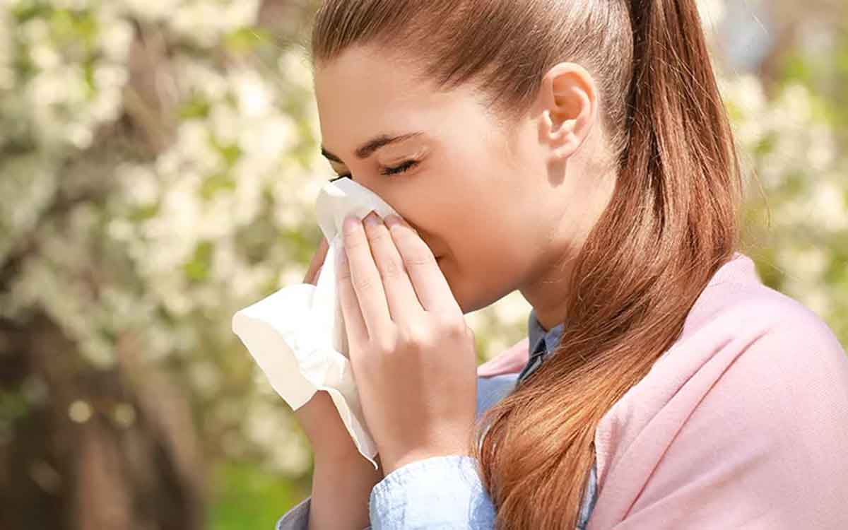 Seasonal Allergies | సీజ‌న్ మారుతోంది.. ఈ స‌మ‌యంలో వ‌చ్చే అల‌ర్జీల నుంచి ఇలా త‌ప్పించుకోండి..