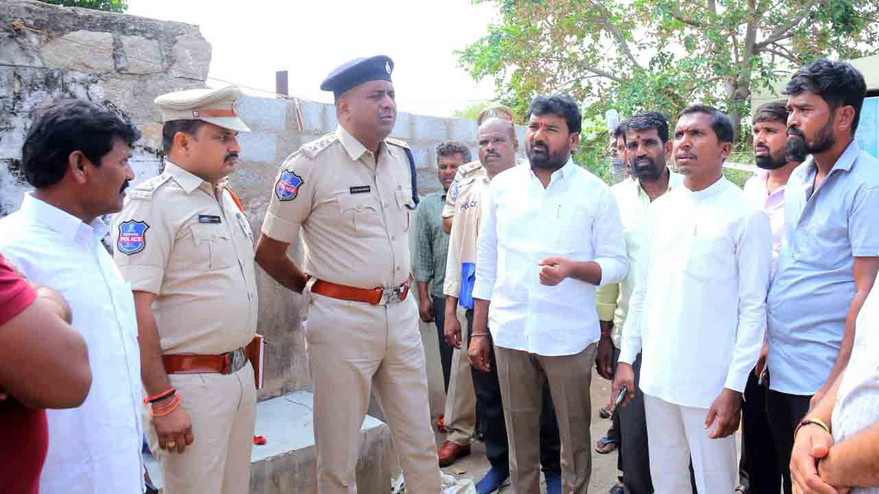 Amanagallu | ఆమనగల్లులో దారుణం.. భార్య, పిల్లలపై దాడి కొడుకు, భార్య మృతి