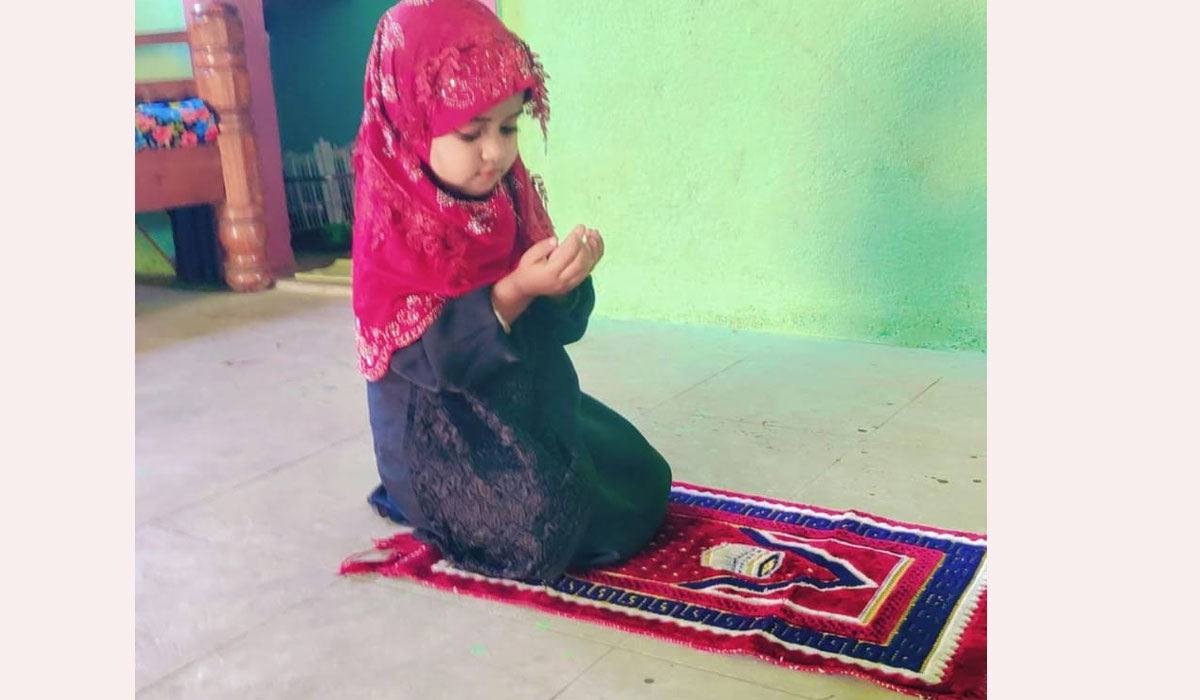 Dharmapuri | చిన్నారి భక్తి పారవశ్యం.. ధర్మపురిలో రంజాన్ ఉపవాస దీక్షతో పాటు ఐదుపూటలా నమాజ్ ఆచరిస్తున్న మూడేళ్ల చిన్నారి