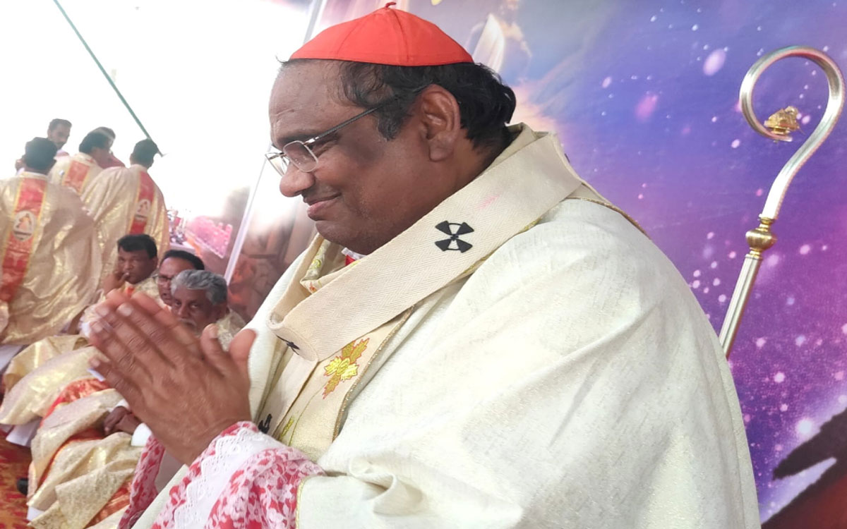 ప్ర‌పంచానికి కావాల్సింది యుద్ధాలు కాదు శాంతి : పూల ఆంథోని