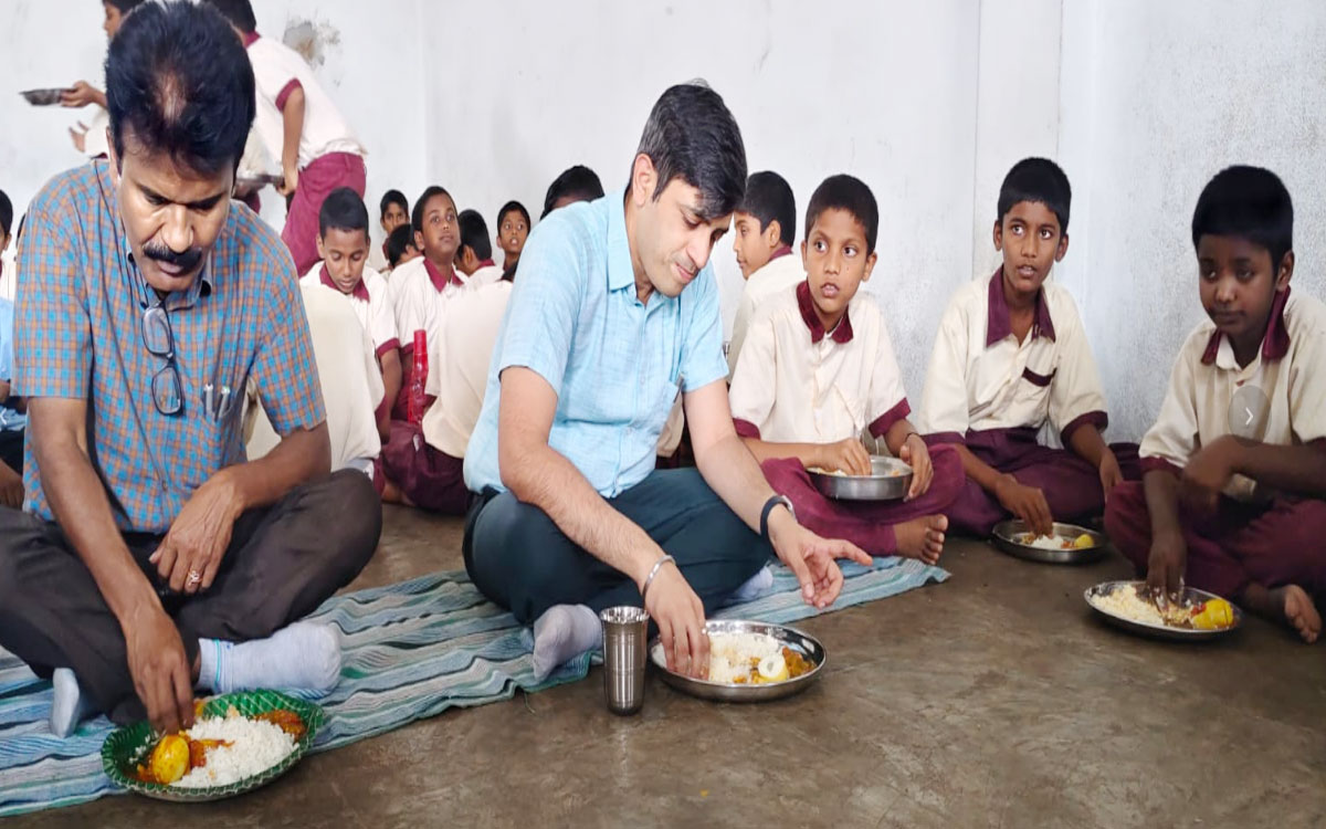 గురుకుల పాఠశాలల్లో ప్రమాణాల మెరుగుకు చర్యలు : కలెక్టర్ అనురాగ్ జయంతి