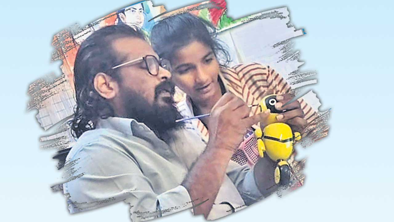 రోబో టాయ్‌… బిడ్డకు హాయ్‌!