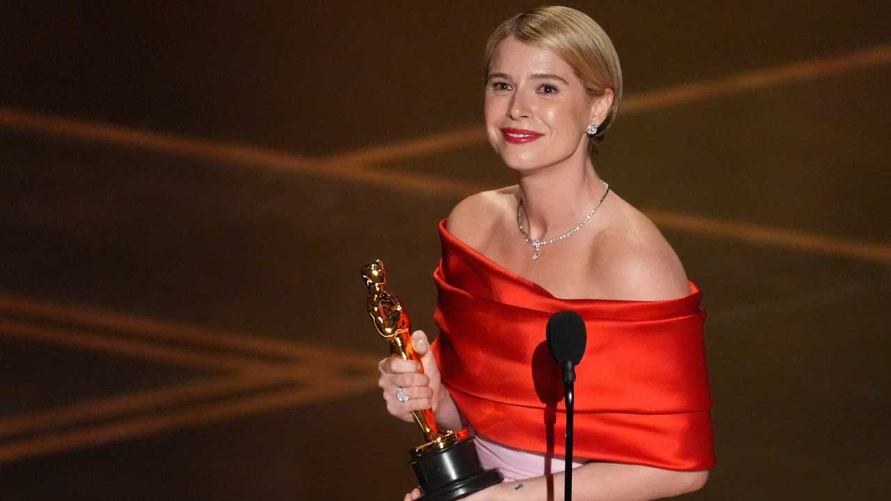 మానవీయ కథలకు పట్టం