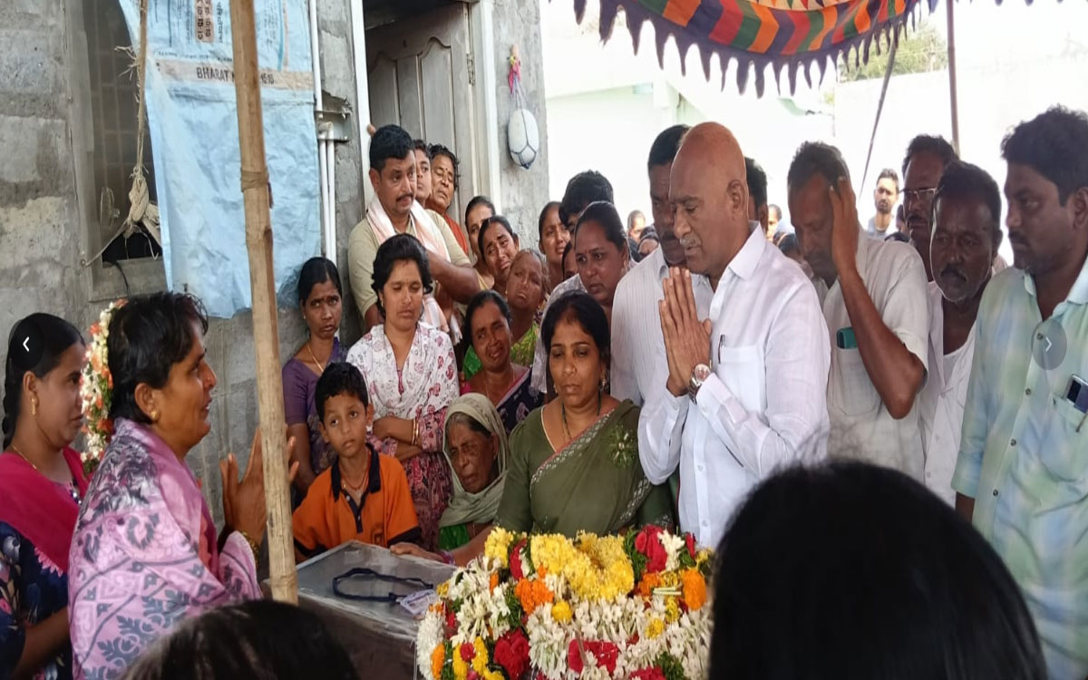 సర్పంచ్ బాబురావు మృతికి పలువురి నివాళి