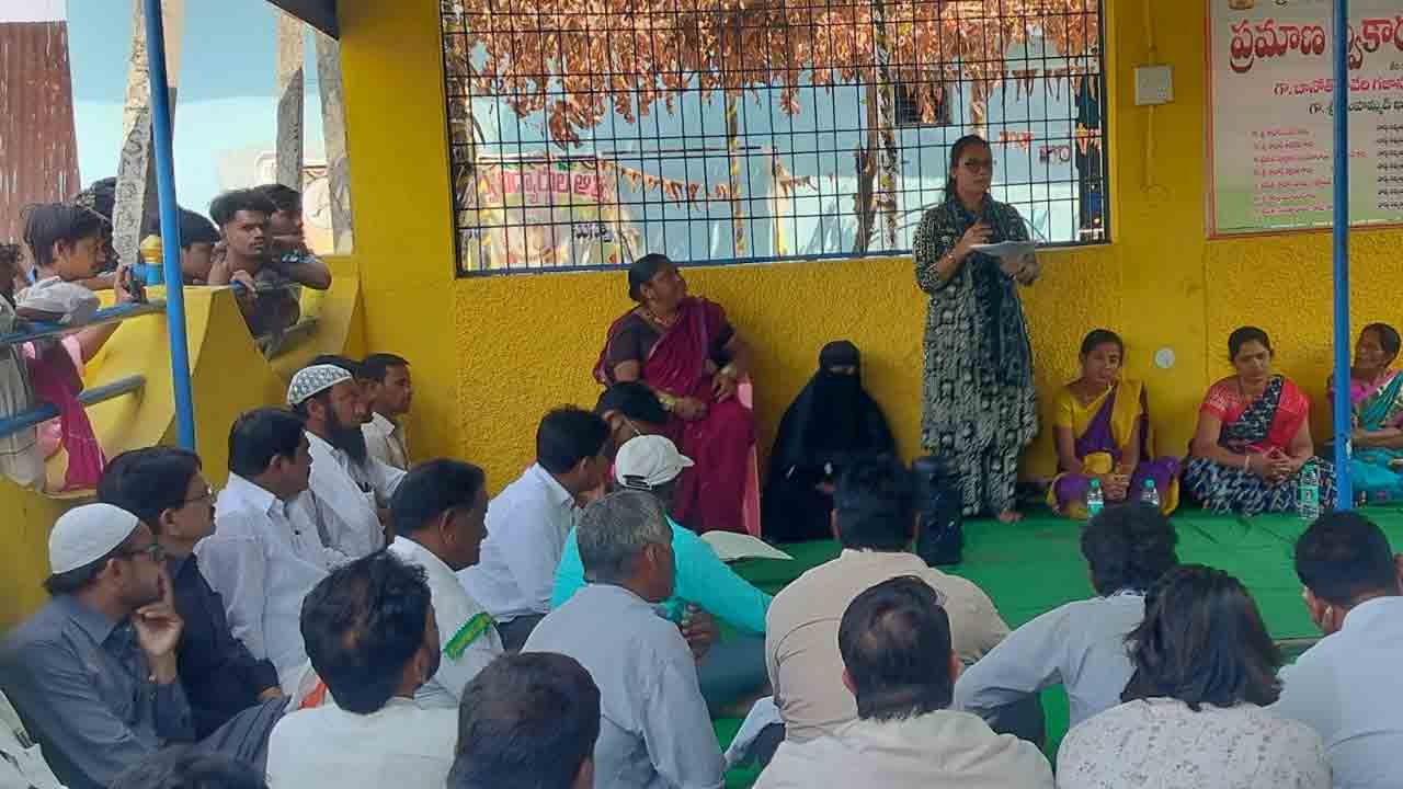 Narnoor | వార్డుల్లోని సమస్యలు పరిష్కారిస్తాం : బానోత్ కావేరి