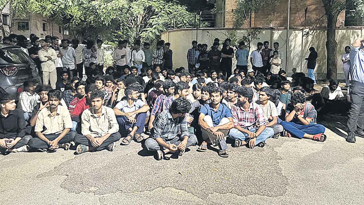 ట్రిపుల్‌ ఐటీలో గందరగోళం