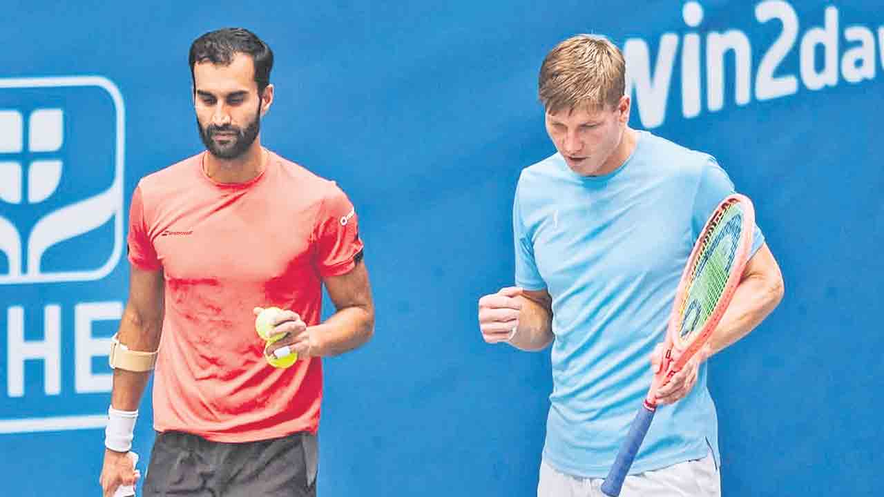 క్వార్టర్స్‌కు బాంబ్రీ జోడీ