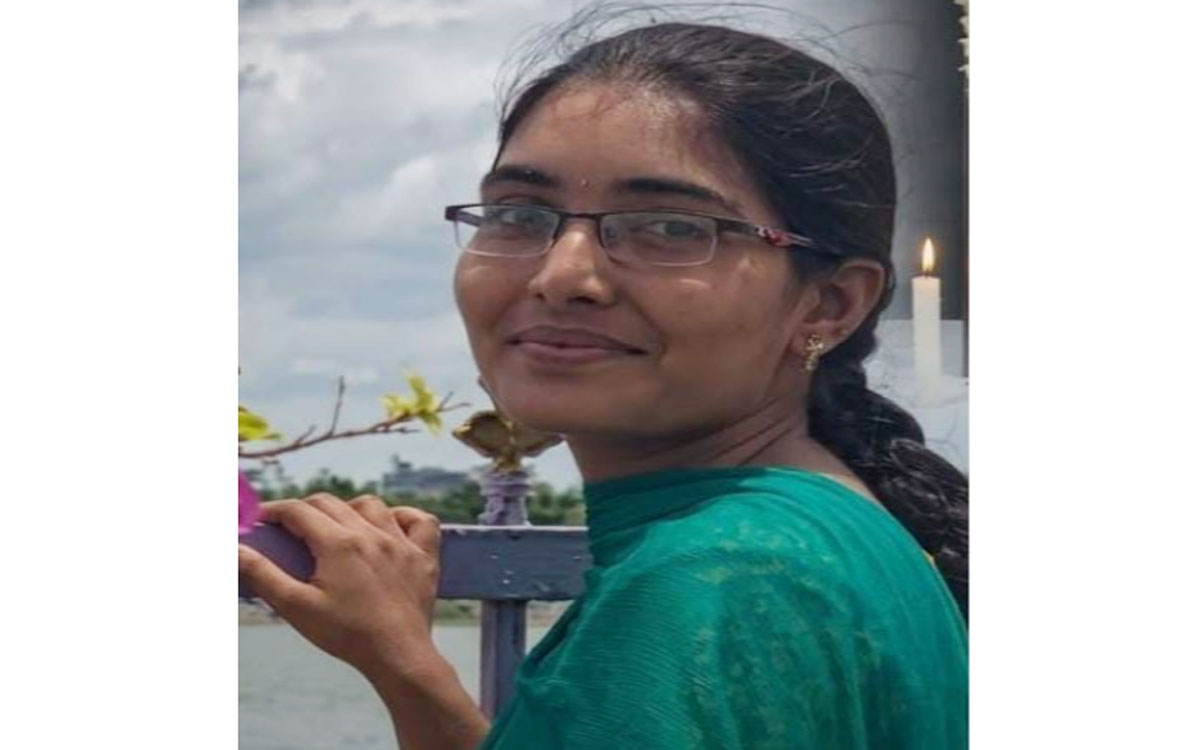 ఉద్యోగం రావడంలేదని బెంగతో యువతి ఆత్మహత్య