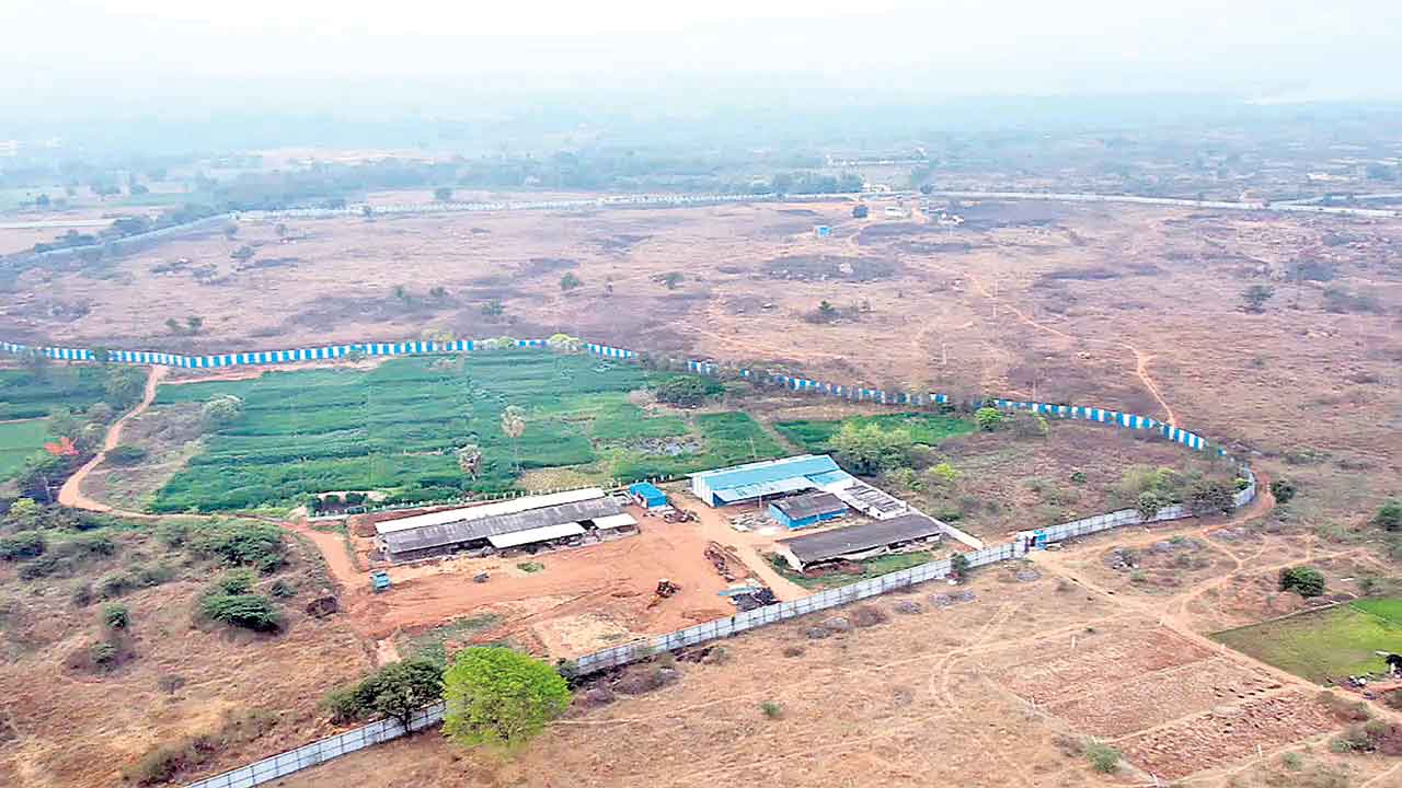 Nadargul | నాదర్‌గుల్‌ భూములపై కిం కర్తవ్యం.. క్షేత్రస్థాయికి వెళ్లకుండా ఇంకా మల్లగుల్లాలు పడ్తున్న రెవెన్యూశాఖ