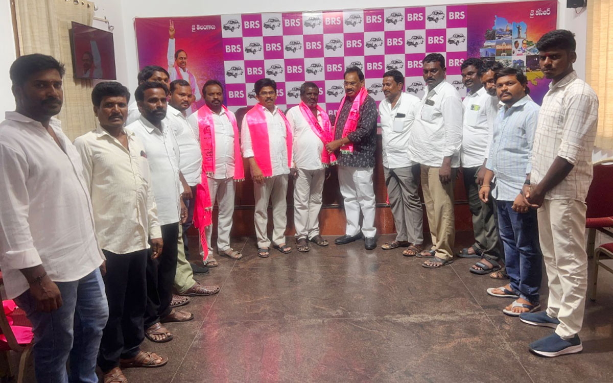 బీఆర్ఎస్‌లోకి బీజేపీ చండూరు మండల నాయకులు