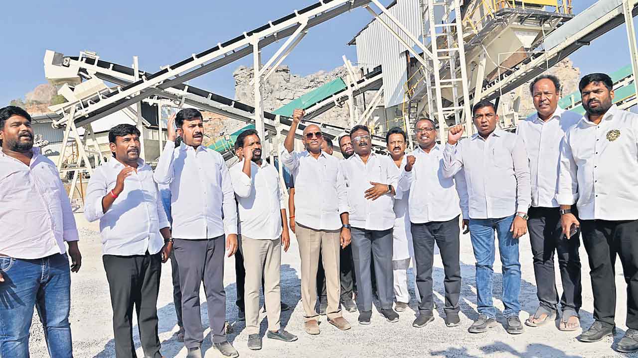 కేజీఎఫ్‌ తరహా.. పొంగులేటి ‘మాఫియా’.. అవినీతి.. అక్రమాల ‘రాఘవ కన్‌స్ట్రక్షన్స్‌’