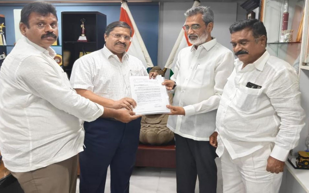 కార్పొరేట్ మెడికల్ బోర్డు నిలిపివేతతో సింగ‌రేణి ఉద్యోగుల్లో ఆందోళన