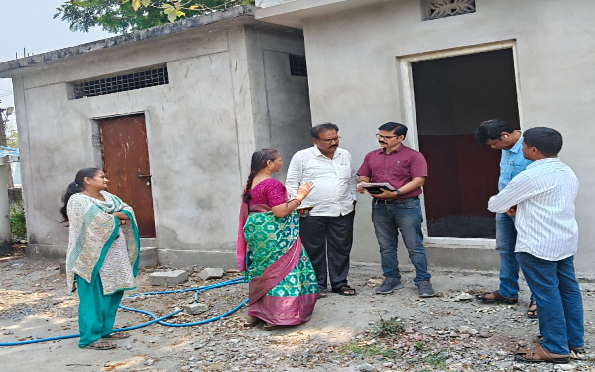 ‘భవిత కేంద్రాల నిర్మాణ పనులను త్వర‌గా పూర్తి చేయాలి’