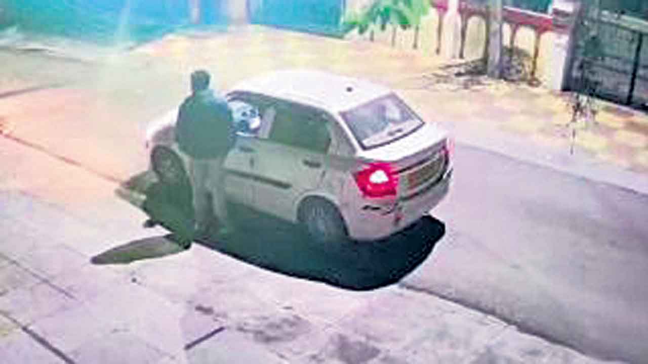 నమ్మకంగా దోచేస్తారు!