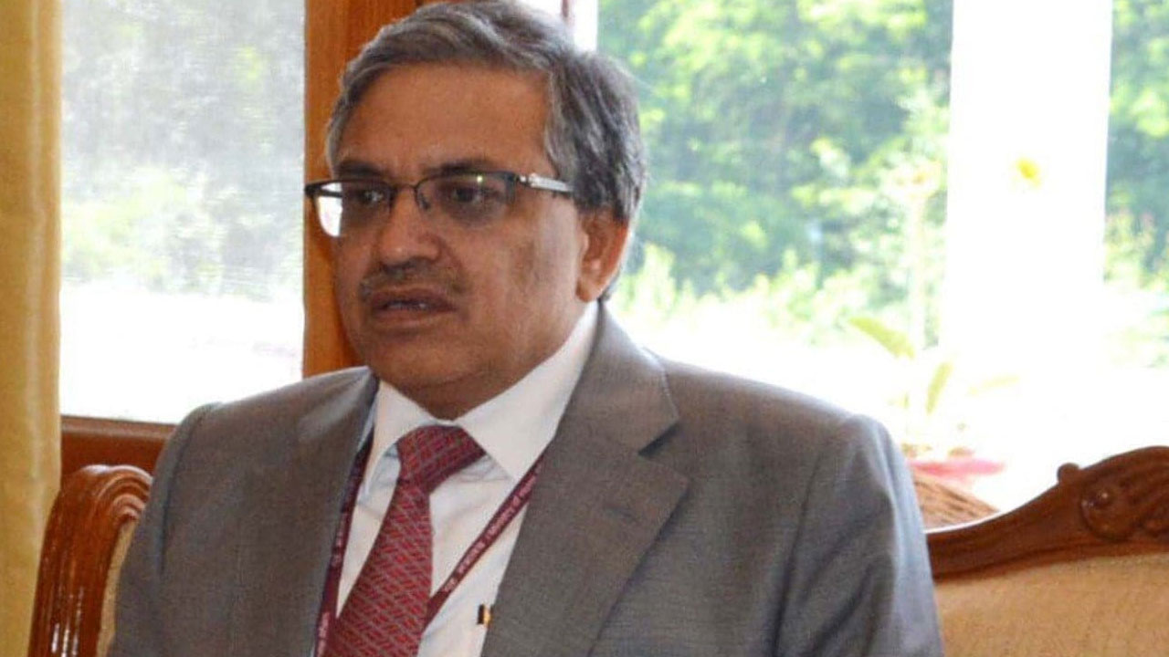 CEC Gyanesh Kumar: సీఈసీ జ్ఞానేశ్ కుమార్‌పై విప‌క్షాల అభింశ‌సన తీర్మానం !