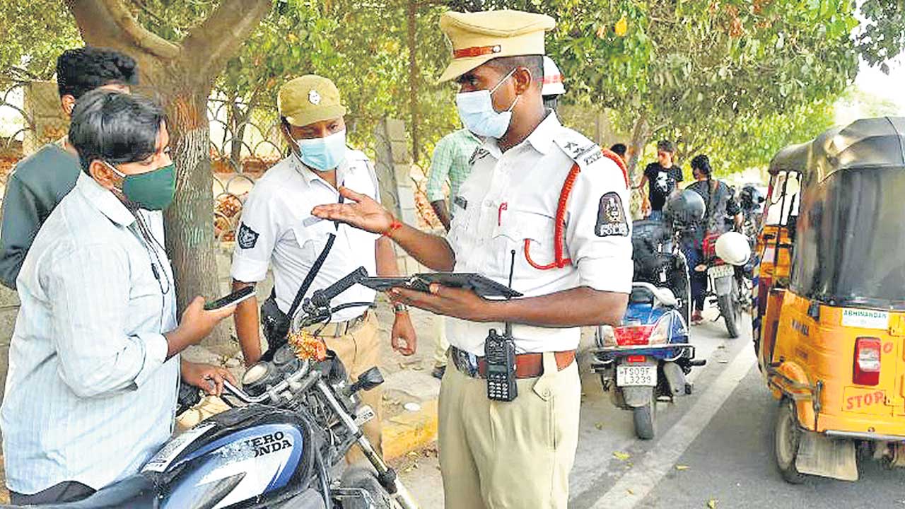 చలాన్లపైనే దృష్టి..!