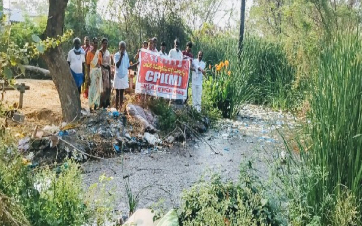 ‘నేర్మటలో డ్రైనేజీ కాల్వల నిర్మాణ పనులు వెంటనే చేపట్టాలి’