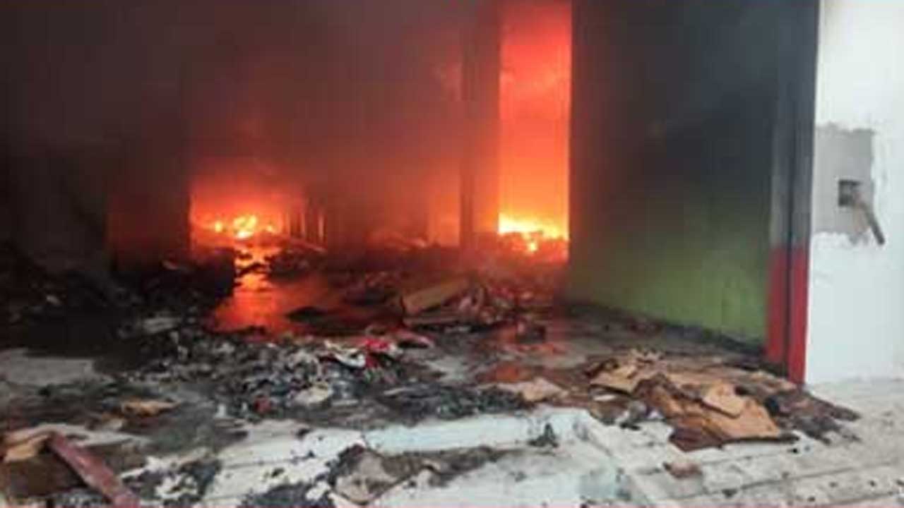 Fire Accident | చేవెళ్లలోని ఆటోమొబైల్స్‌ గోదాంలో అగ్ని ప్రమాదం.. రూ.2 కోట్ల ఆస్తి నష్టం!