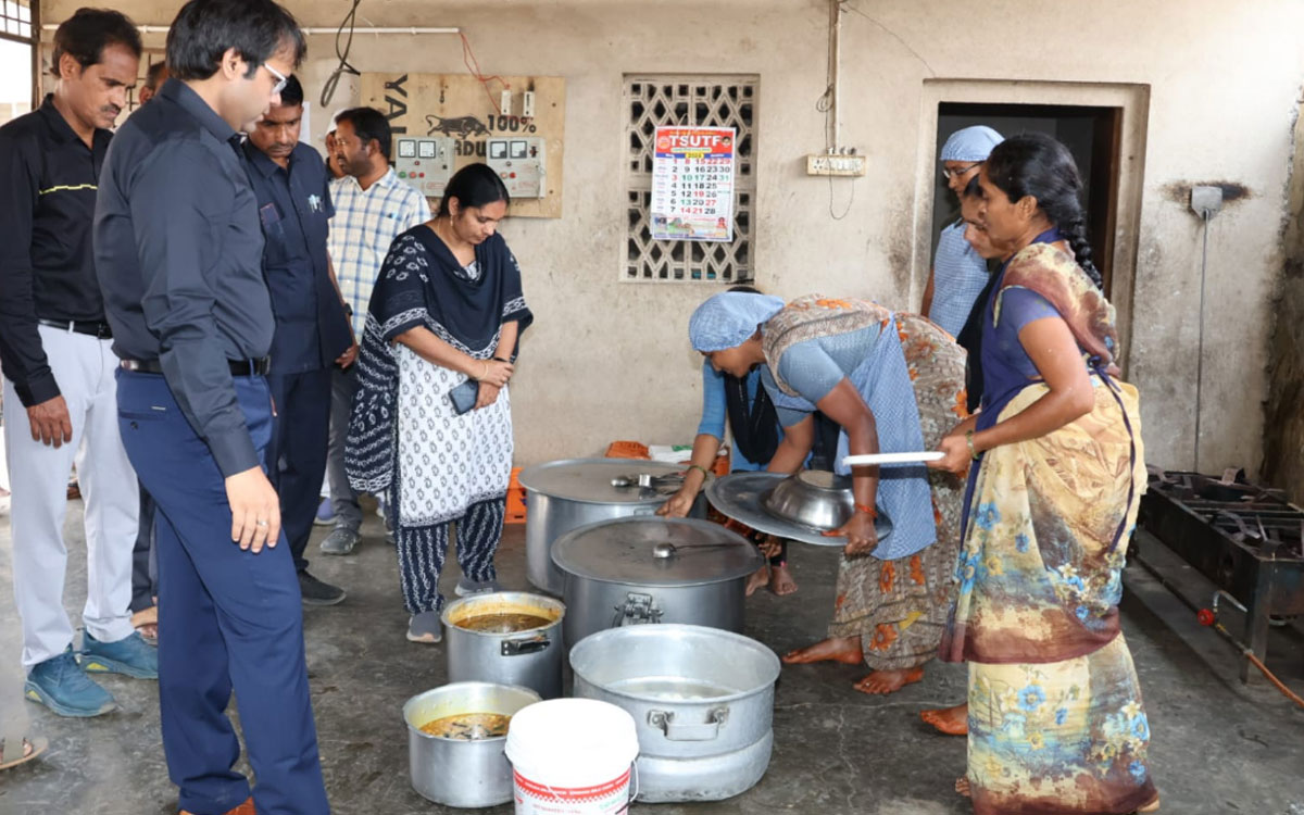విద్యార్థులకు నాణ్య‌మైన ఆహారం అందించాలి : కలెక్టర్ అంకిత్