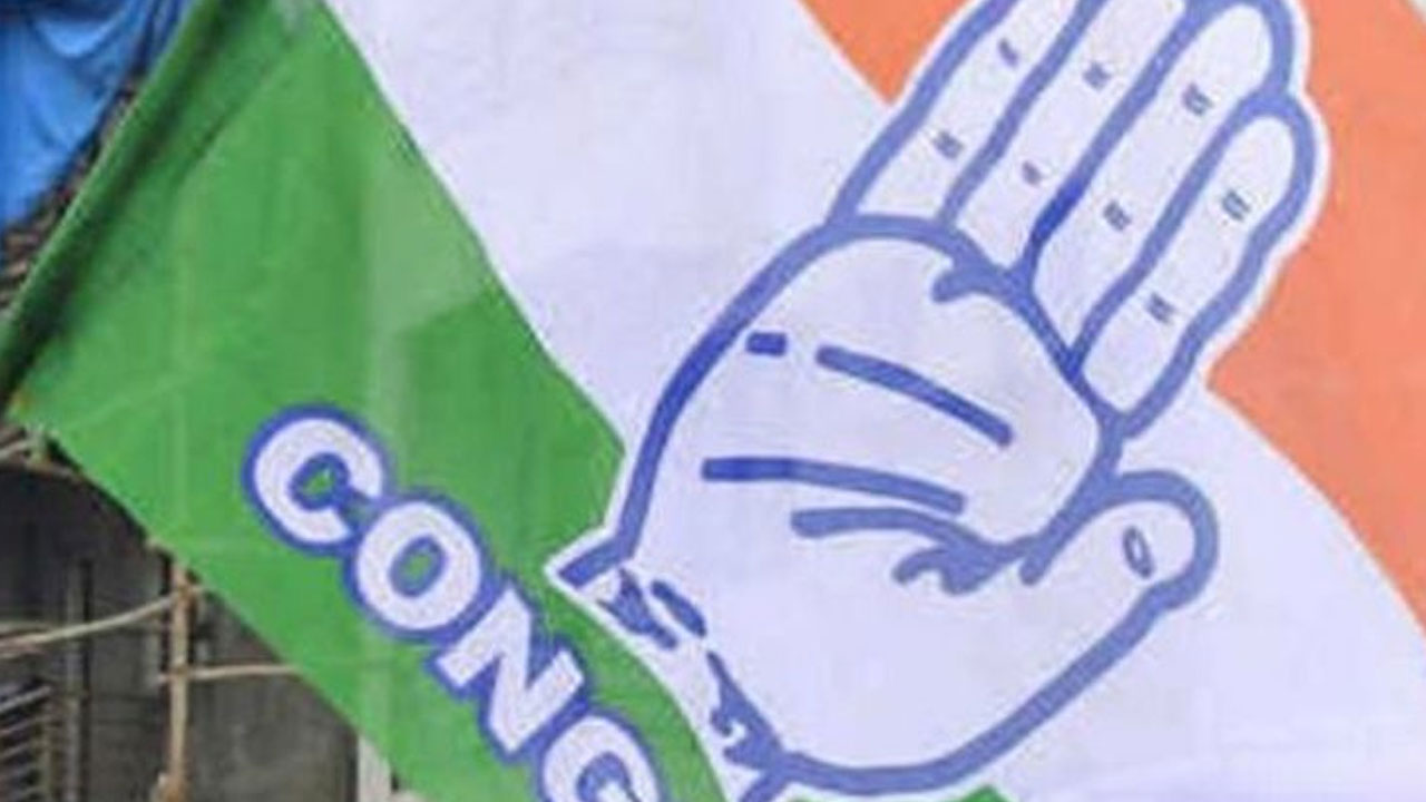 Suchitra Devi: టికెట్ ఇప్పిస్తాన‌ని చెప్పి 7 కోట్లు తీసుకున్నారు.. కాంగ్రెస్ నేత సుచిత్రా దేవిపై వేటు